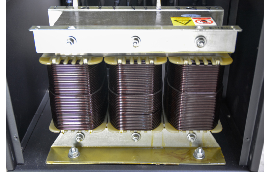 三相穩(wěn)壓器3