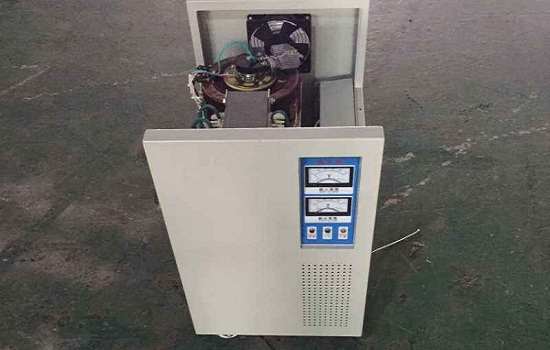實驗室穩(wěn)壓器